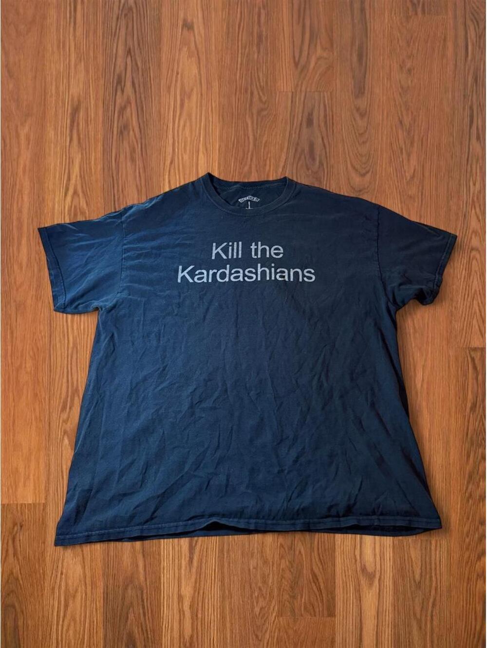 Holt Men's Black and Navy Kill The Kardashians Cotton T-Shirt Size XL Vintage